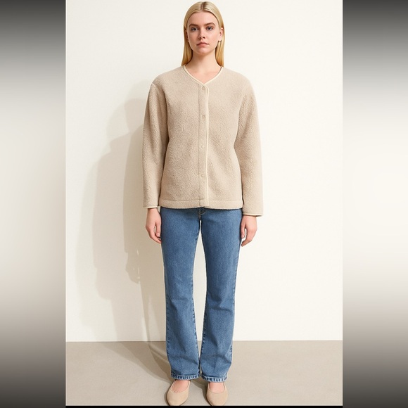 Joie Sherpa jacket (R $88) - Picture 1 of 9